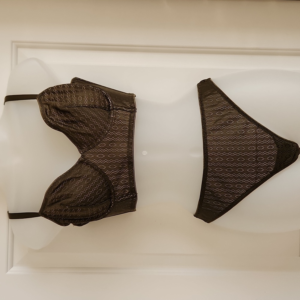 VICTORIA'S SECRET Olive Green Bra Bustier Sz 34 DD Thong Panty Sz L Sold as Set